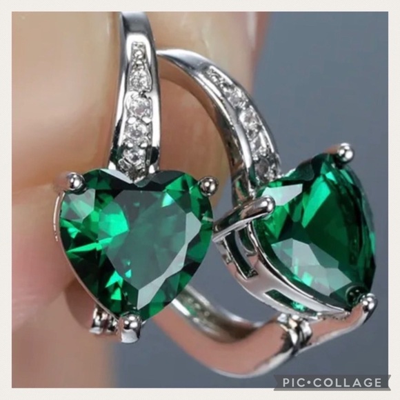 NEW 925 Green Heart Shaped Sterling Silver Rhinestone Earrings - Picture 5 of 9